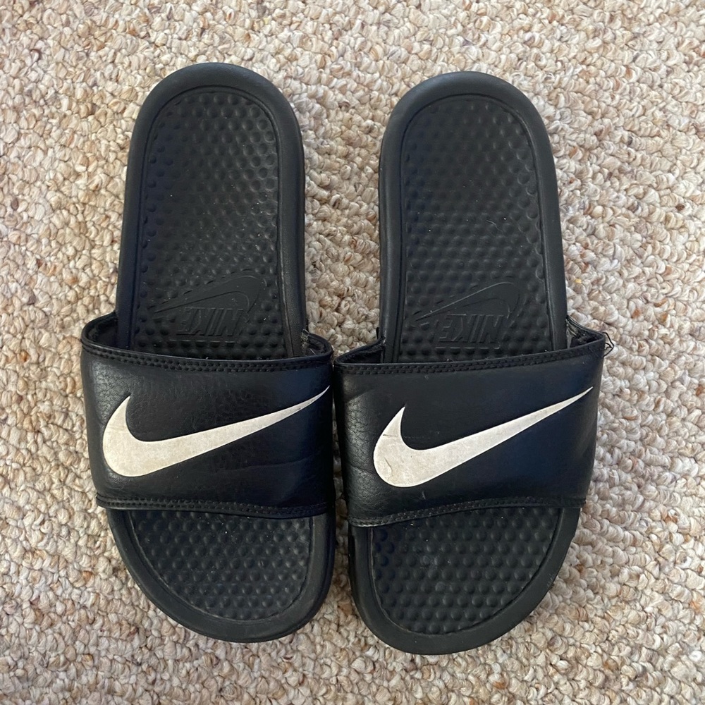 ☑️NIKE SLIDES☑️